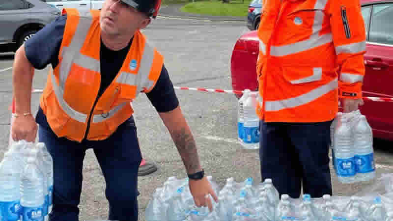 İngiltere’de Yüzlerce Eve ‘Su İçmeyin’ Uyarısı