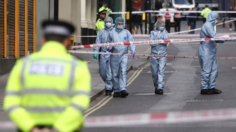 Londra’da 16 yaşındaki bir çocuğu bıçaklayarak öldüren 17 yaşındaki genç tutuklandı