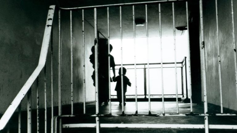 İngiltere’deki ‘Şok Edici’ Çocuk Yoksulluğuna Karşı Yeni Hükümete Çağrı