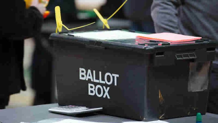 İngiltere’de 21 Belediye Seçimlerin Ertelenmesini İstedi