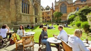 Eğitimde en çok tercih edilen ülkeler ABD ve İngiltere