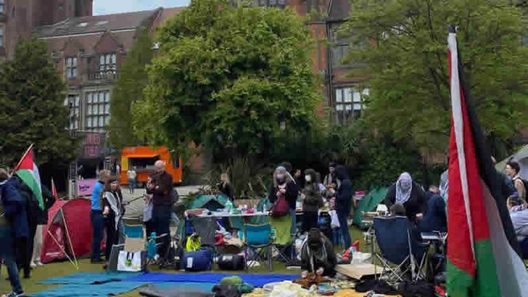 İngiltere üniversitelerinde Filistin’e destek eylemleri yayılıyor