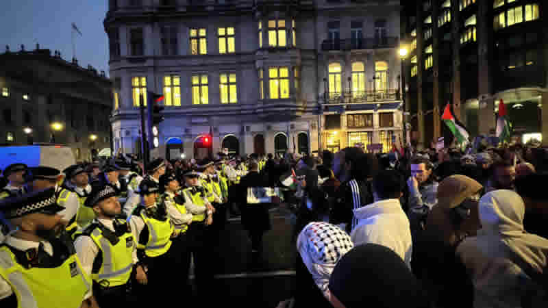 Londra’da İsrail’in Refah Saldırılarına Karşı Binlerce Kişi Protesto Düzenledi