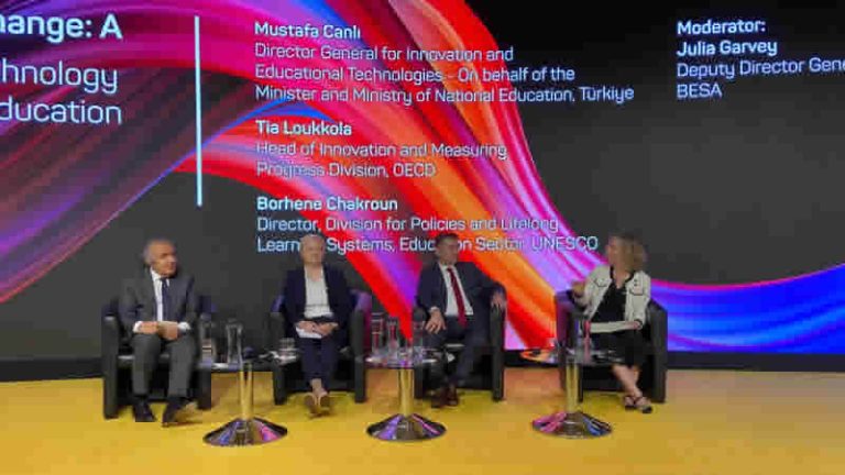 Londra’da Dünya Eğitim Forumu düzenlendi