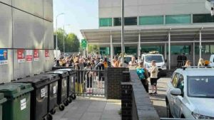 Gatwick Havaalanı’nda kaos: Güney terminali yangın alarmı nedeniyle tahliye edildi