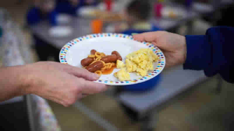 İngiltere’de Öğretmenler Kendi Ceplerinden Harcıyor: Öğrenci Yoksulluğu Artıyor