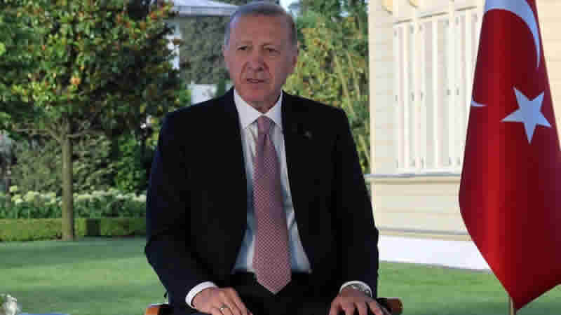 Erdoğan’dan Sigaraya Karşı Yeni Kanun Talimatı: İngiltere Modeli İncelenecek