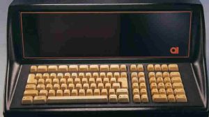 Londra’da Bir Evde Keşfedilen Teknolojik Hazine: 50 Yıl Öncesinin İlk Masaüstü Bilgisayarı