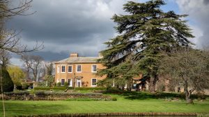 Rishi Sunak’ın Yorkshire’daki Evinde İzinsiz Giriş Şüphesiyle Dört Kişi Gözaltına Alındı