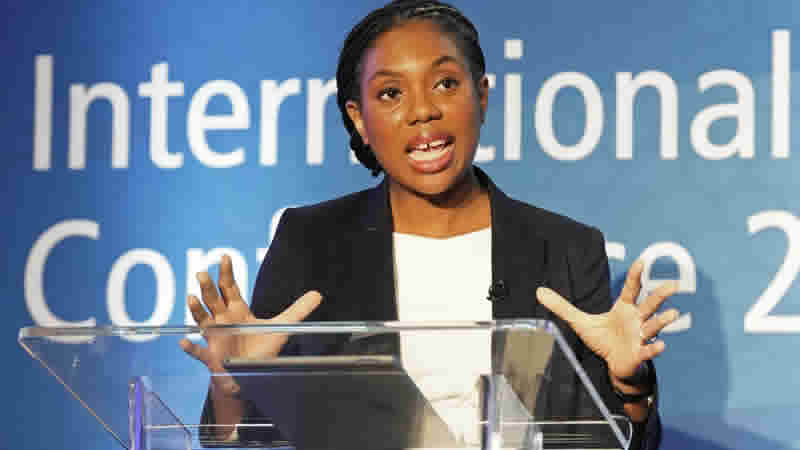 İngiliz Bakan Seçim Sonrası Cinsiyeti Biyolojik Olarak Tanımlama Sözü Verdi