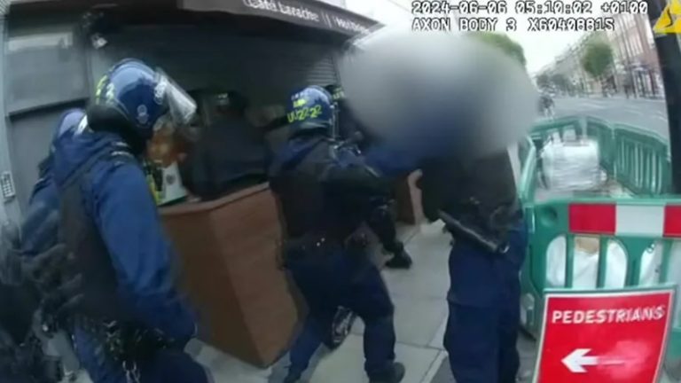 Londra’da günde bir silah ele geçiriliyor