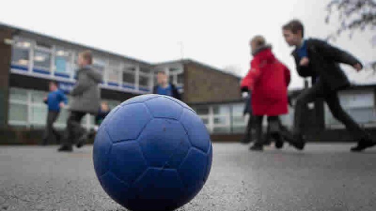 İşçi Partisi İki Çocuk Yardımı Sınırını Kaldırma Baskısı Altında