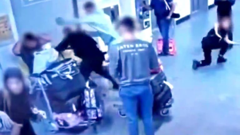 Manchester’daki Polis Şiddetine Ait Yeni Görüntüler İnfial Yarattı