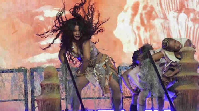 Glastonbury 2024: Ünlü İsimler, Sürpriz Gösteriler ve Unutulmaz Bir Festival