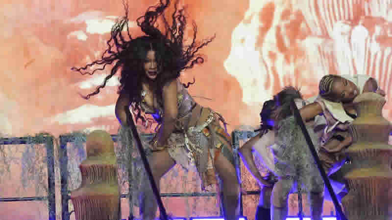 Glastonbury 2024: Ünlü İsimler, Sürpriz Gösteriler ve Unutulmaz Bir Festival