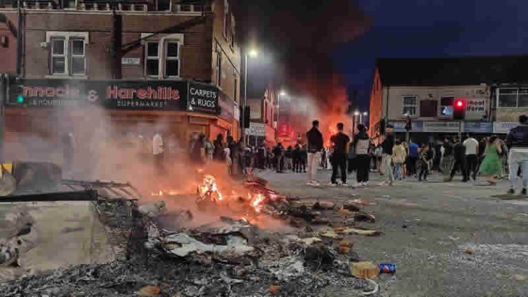 Leeds’te Ortalık Savaş Alanına Döndü