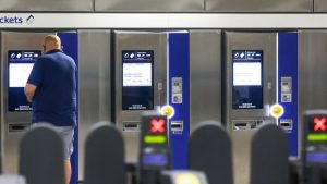 Yanlış Metro Bileti Kullanan Yolcuya 2.300 Sterlin Ceza Kesildi