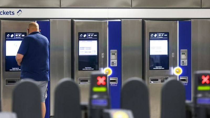 Yanlış Metro Bileti Kullanan Yolcuya 2.300 Sterlin Ceza Kesildi