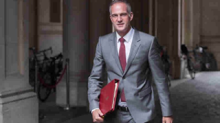 Bilim Bakanı: İngiltere siber tehditlere ve salgın hastalıklara ‘açık’ durumda