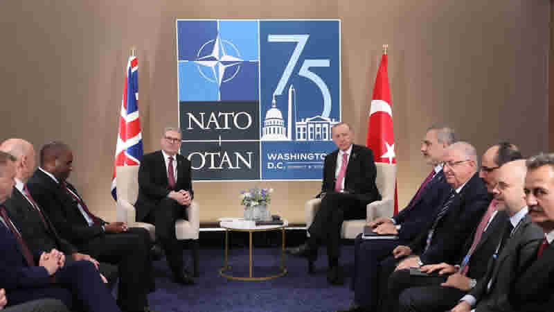 Cumhurbaşkanı Erdoğan ve İngiltere Başbakanı Starmer Washington’da Bir Araya Geldi