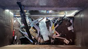 İngiltere ve Galler’de “Zombi Bıçaklar” ve Palalar Yasaklandı: Teslim Etmeyenlere Hapis Cezası