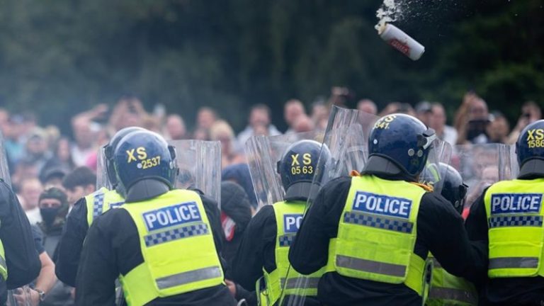 13 Yaşındaki Kız Çocuğu Aşırı Sağcı Şiddet Eylemlerine Katılmaktan Suçlu Bulundu