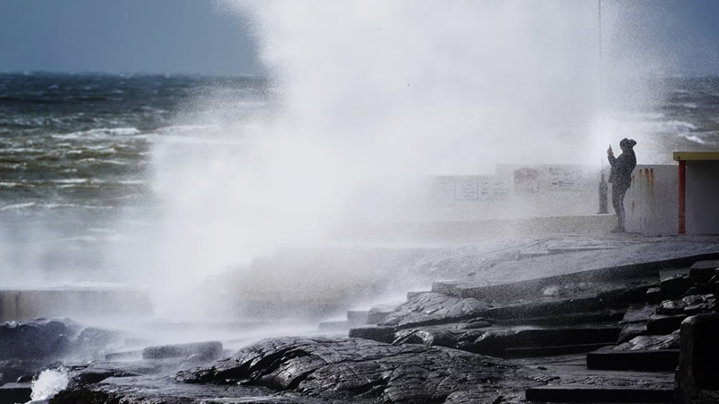 Chandra Fırtınası İngiltere’yi Etkisi Altına Aldı