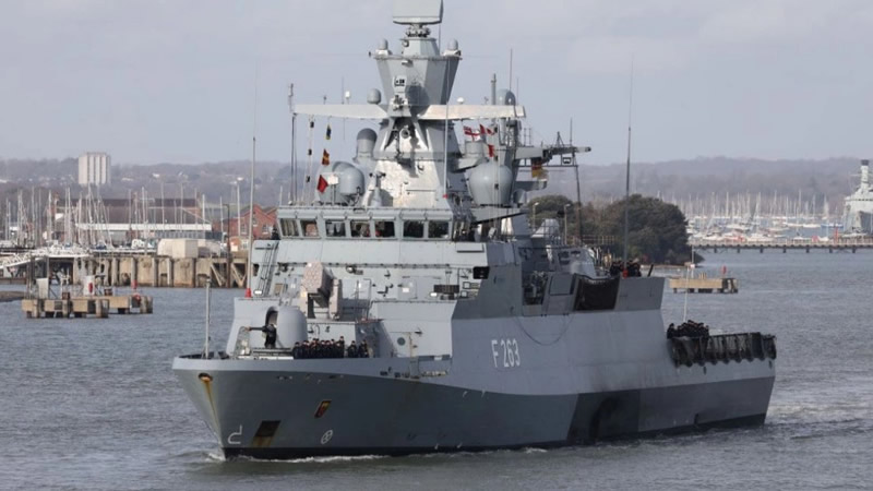 Thames Nehri’nde Star Wars Sürprizi: Alman Savaş Gemisinden “İmparatorluk Marşı”