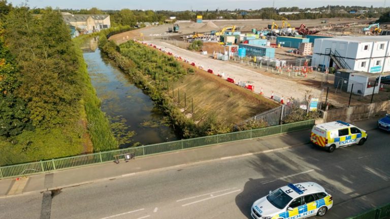 Batı Midlands’ta Sodyum Siyanür Sızıntısı Nedeniyle Halka Uyarı