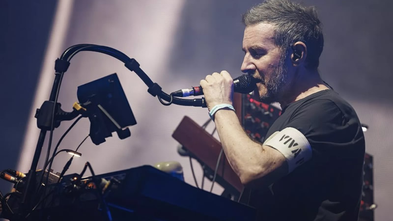  Massive Attack, Bristol Konserinde Gazzeli Gazeteciyi Ağırladı