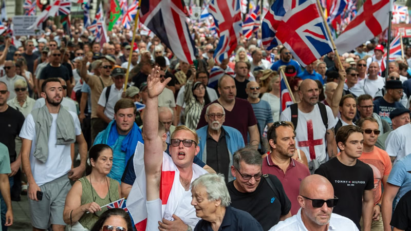 Sadiq Khan’dan Londra Halkına Çağrı: Arkadaşlarınızı ve Komşularınızı Kontrol Edin