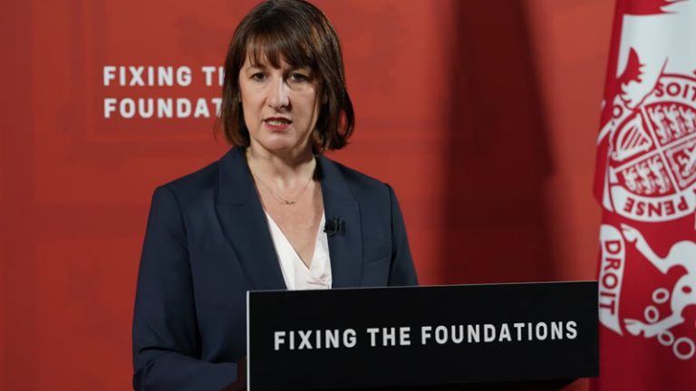 İngiltere’de Bakanlar Harcamalar Konusunda Zor Kararlar Almaya Hazırlanıyor