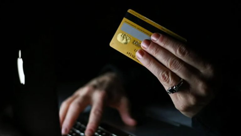 Baba ve Kızın 65 Bin Sterlinlik Covid Kredisi Dolandırıcılığına 18 Ay Hapis