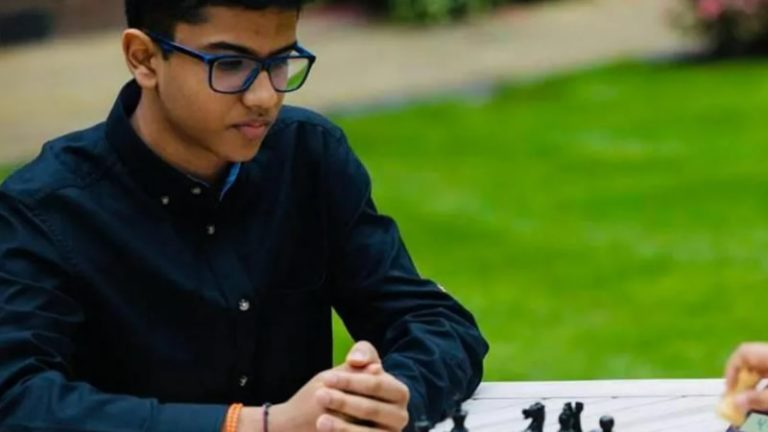 15 Yaşındaki Satranç Ustası Ailesinin İngiliz Vatandaşlığı Almasını Sağladı