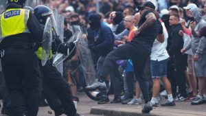 İngiltere Polisi Teyakkuzda: Bir Günde 30 Eylem Gerçekleşecek