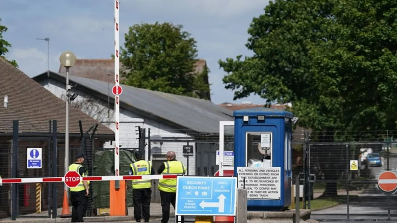 Manston İşleme Merkezi’nde Göçmenlere Kötü Muamele İddiaları