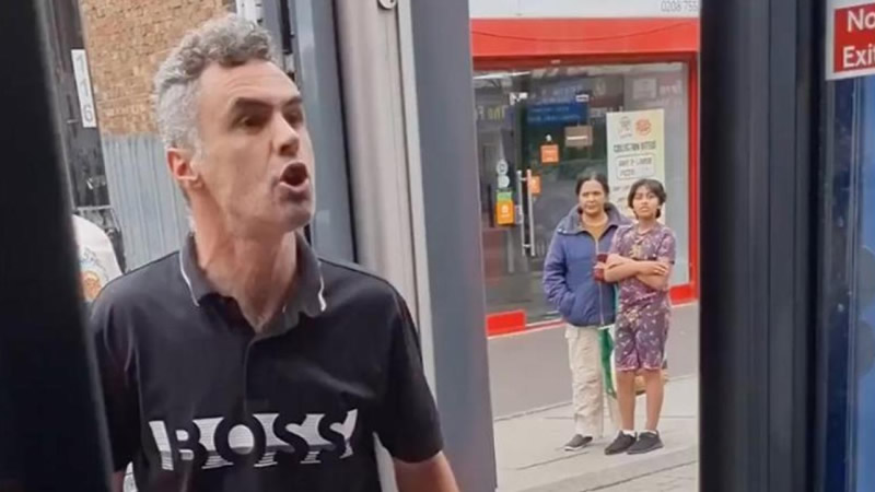 Londra’da Otobüs Şoförüne Irkçı Saldırı Yapan Kişiye 10 Ay Hapis Cezası