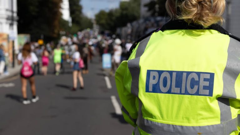 Notting Hill Karnavalında Bıçaklanan Kadının Hayati Tehlikesi Sürüyor