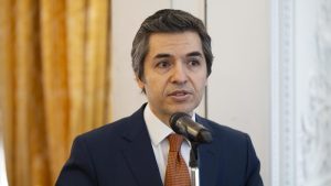 Londra Büyükelçisi Ertaş, Türk Toplumunu Şiddet Olaylarına Karşı Dikkatli Olmaya Çağırdı