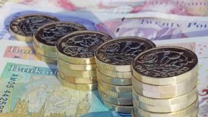 İngiltere’de Emeklilik Ödeneğinde Artış Beklentisi: Nisan 2025’te 460 Sterlinlik Artış Mümkün