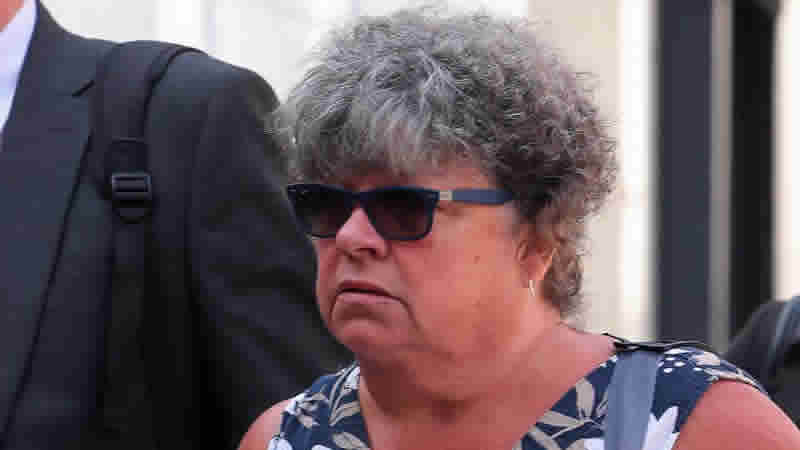 Okuldan 70 Bin Sterlin Çalan Yaşlı Kadın Hapse Atıldı