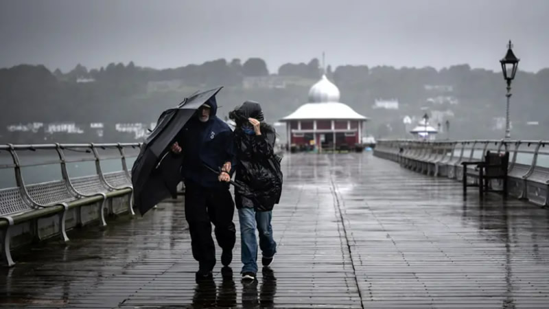 İngiltere’de Sel Felaketinin Ardından Yeni Yağış ve Rüzgar Uyarısı