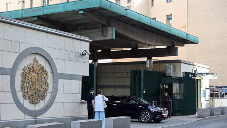 Rusya, Casuslukla Suçladığı Altı İngiliz Diplomatın Akreditasyonunu İptal Etti