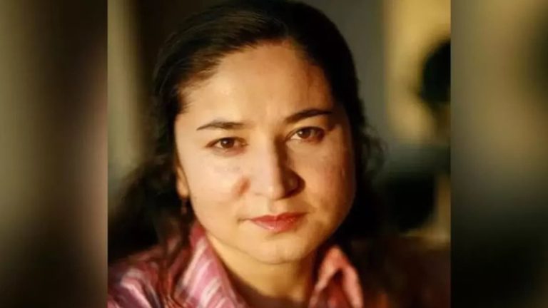 Londra Üniversitesi’nden Uygur Türkü Akademisyene Fahri Doktora Unvanı