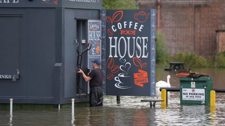 İngiltere’de Şiddetli Yağışlar ve Sel Uyarıları: 66 Bölge Tehdit Altında