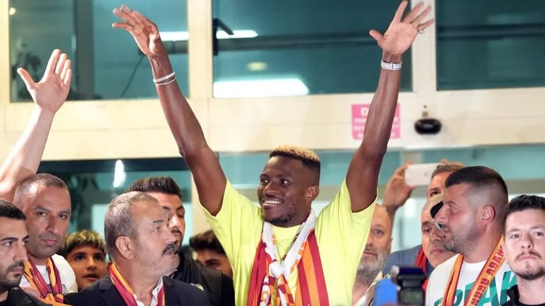 Galatasaray’ın Yeni Transferi Victor Osimhen İstanbul’da Çoşkuyla Karşılandı