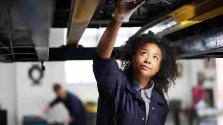 İngiltere Ekonomisi Temmuz Ayında Beklentilerin Aksine Durgunlaştı