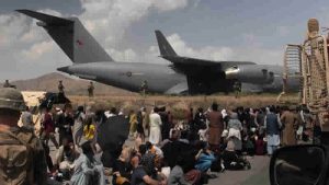 Kabil’den Tahliye Edilen Afgan Aileye, 13 Yaşındaki Oğullarına Katılmak İçin İngiltere Vizesi Verilmedi