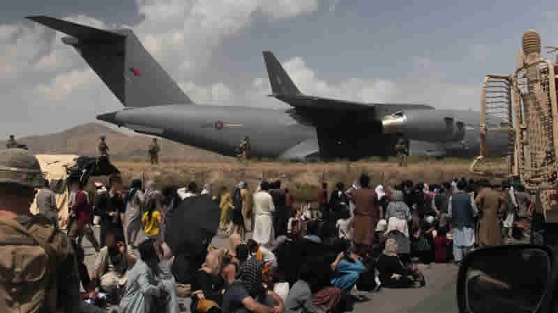 Kabil’den Tahliye Edilen Afgan Aileye, 13 Yaşındaki Oğullarına Katılmak İçin İngiltere Vizesi Verilmedi