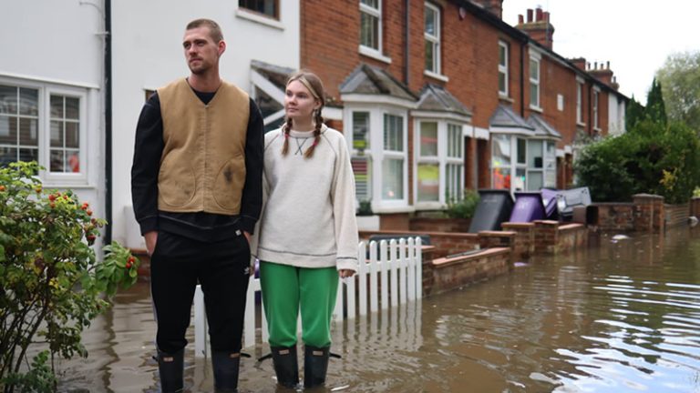 İngiltere ve Galler’de Şiddetli Yağış Uyarısı